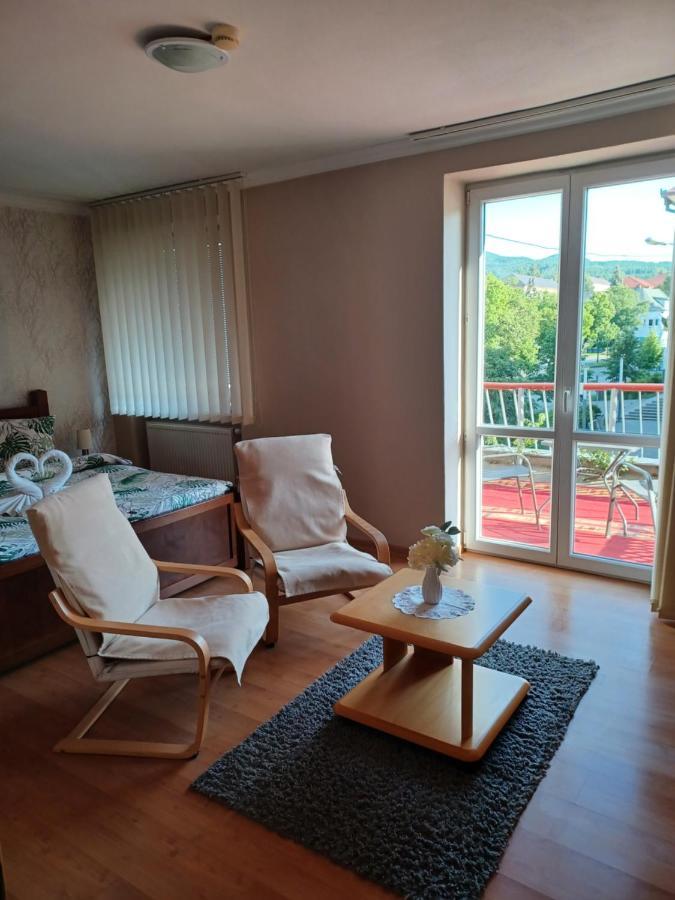 Hotel Banik Handlová Zewnętrze zdjęcie