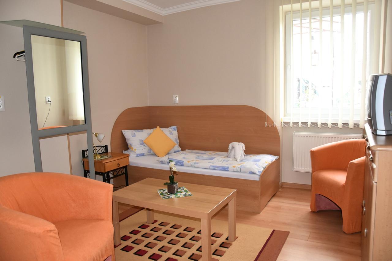 Hotel Banik Handlová Zewnętrze zdjęcie